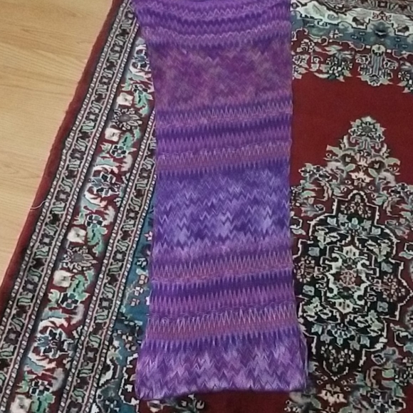 Three assorted styles scarves - Picture 5 of 9